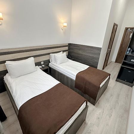 Hotel Infinity Plaza Block 1 Atyraū Zewnętrze zdjęcie