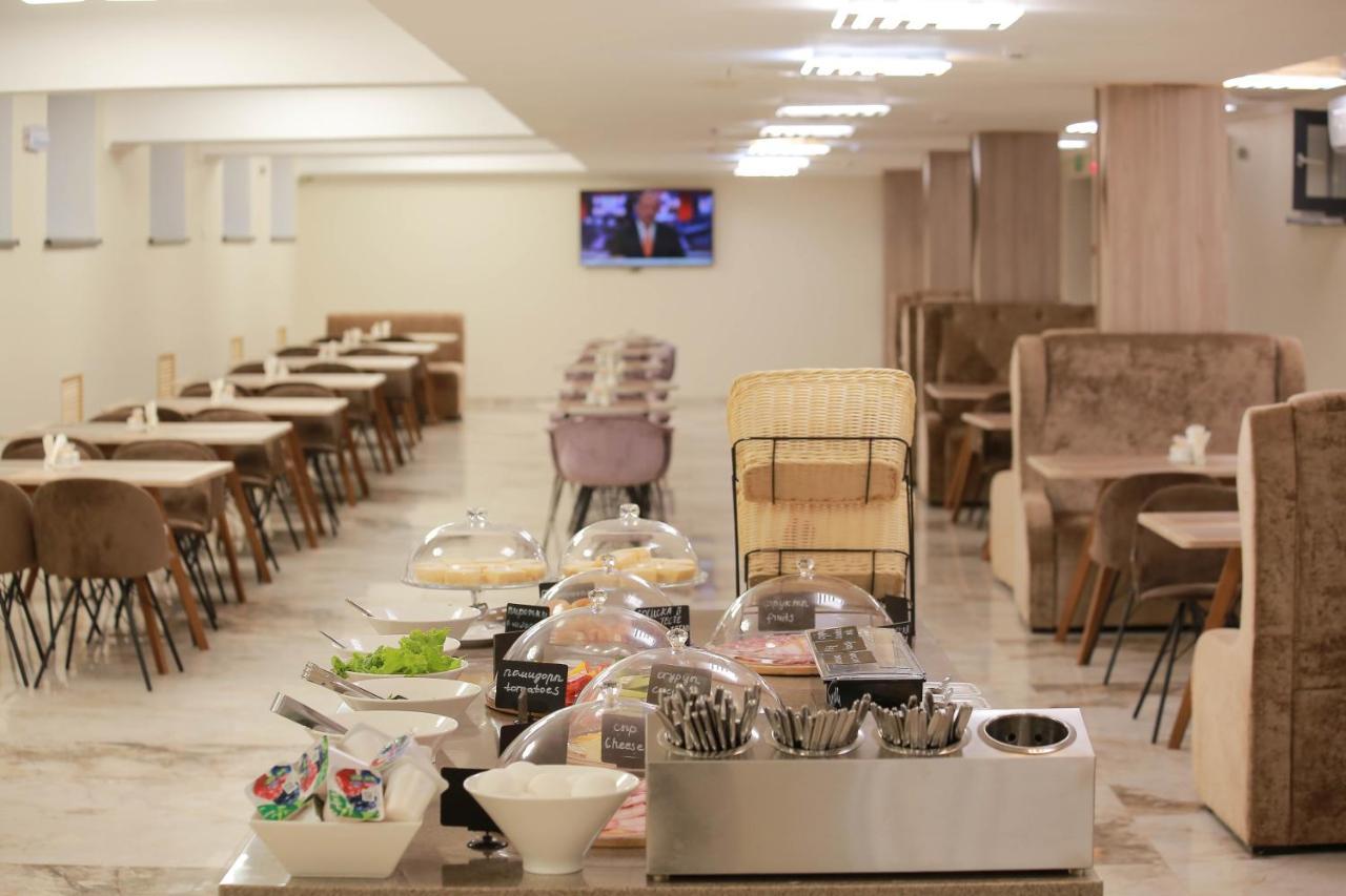 Hotel Infinity Plaza Block 1 Atyraū Zewnętrze zdjęcie