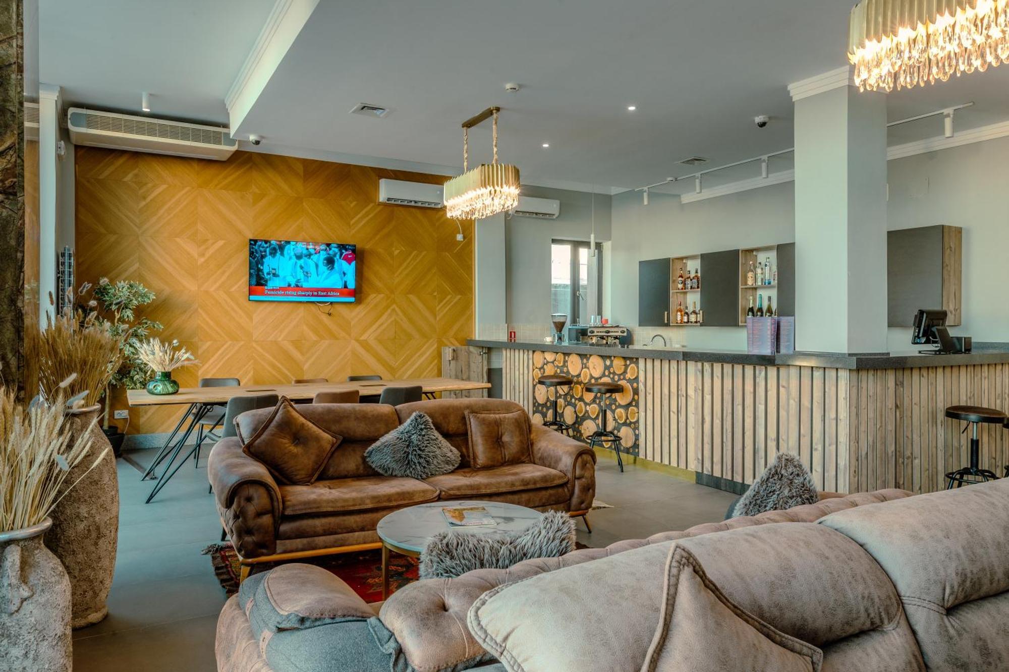 Hotel Infinity Plaza Block 1 Atyraū Zewnętrze zdjęcie