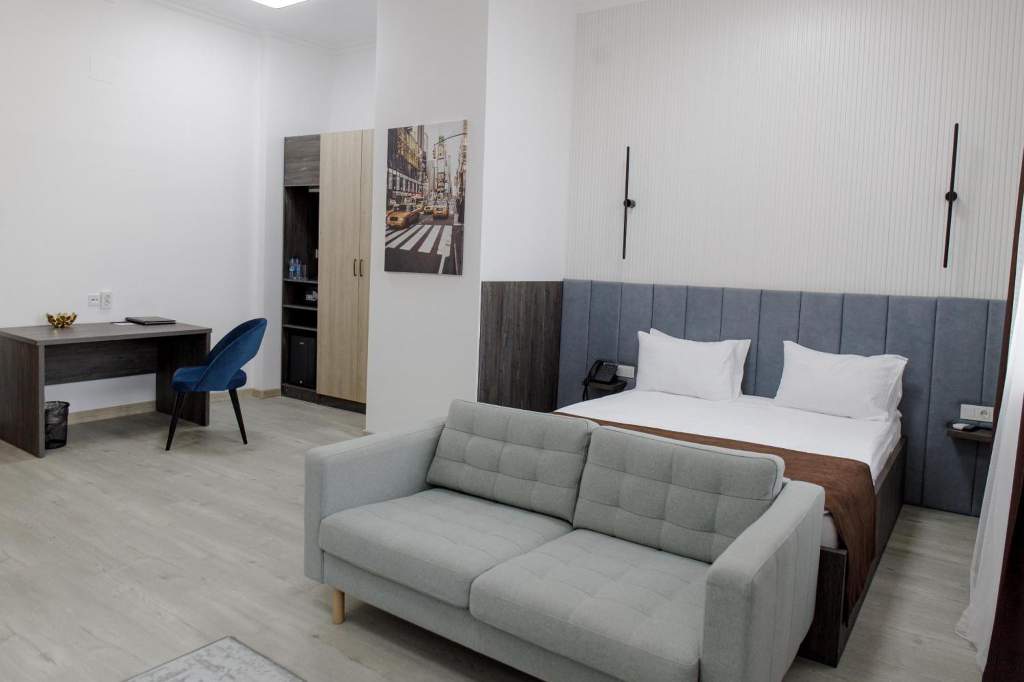 Hotel Infinity Plaza Block 1 Atyraū Zewnętrze zdjęcie