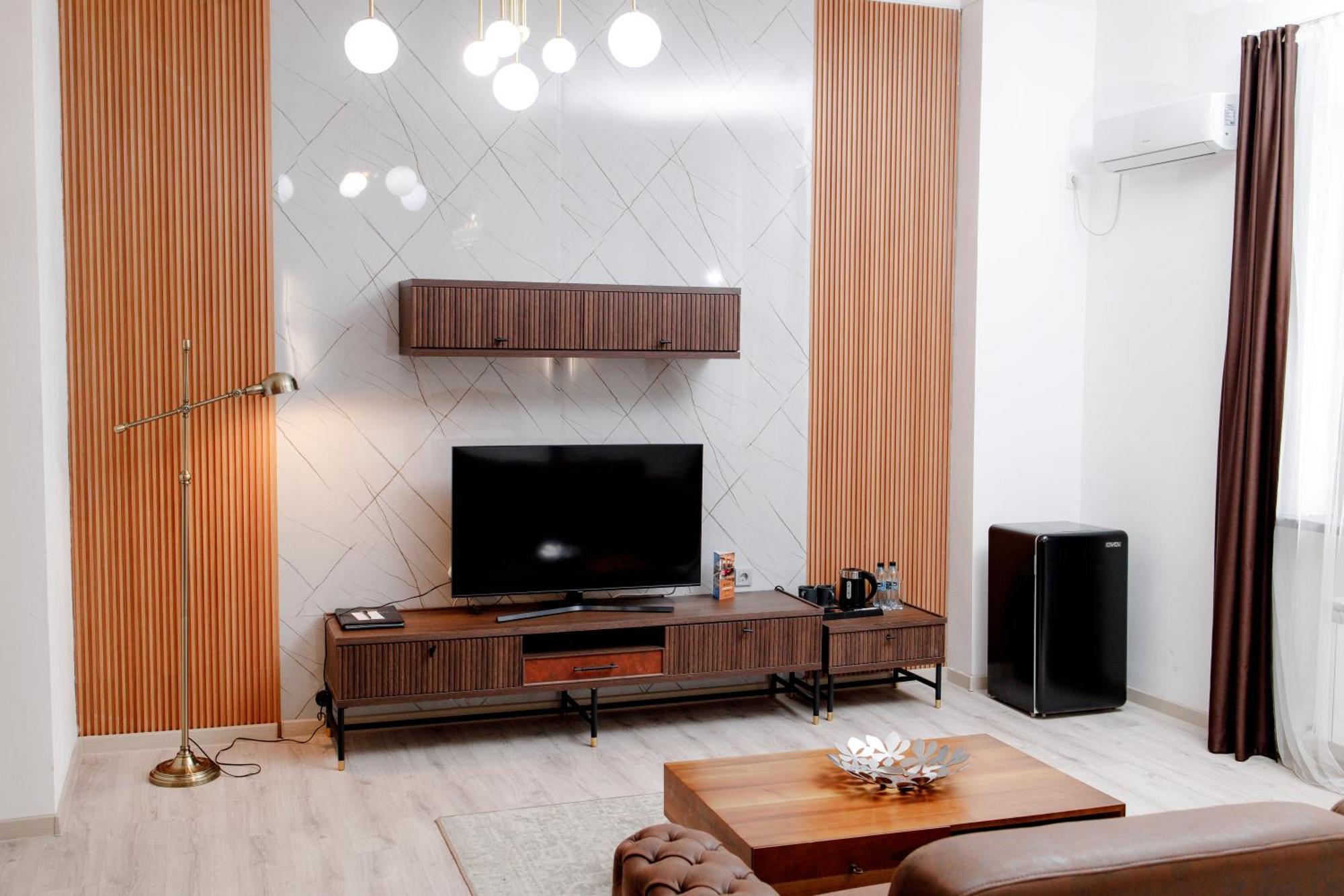 Hotel Infinity Plaza Block 1 Atyraū Zewnętrze zdjęcie