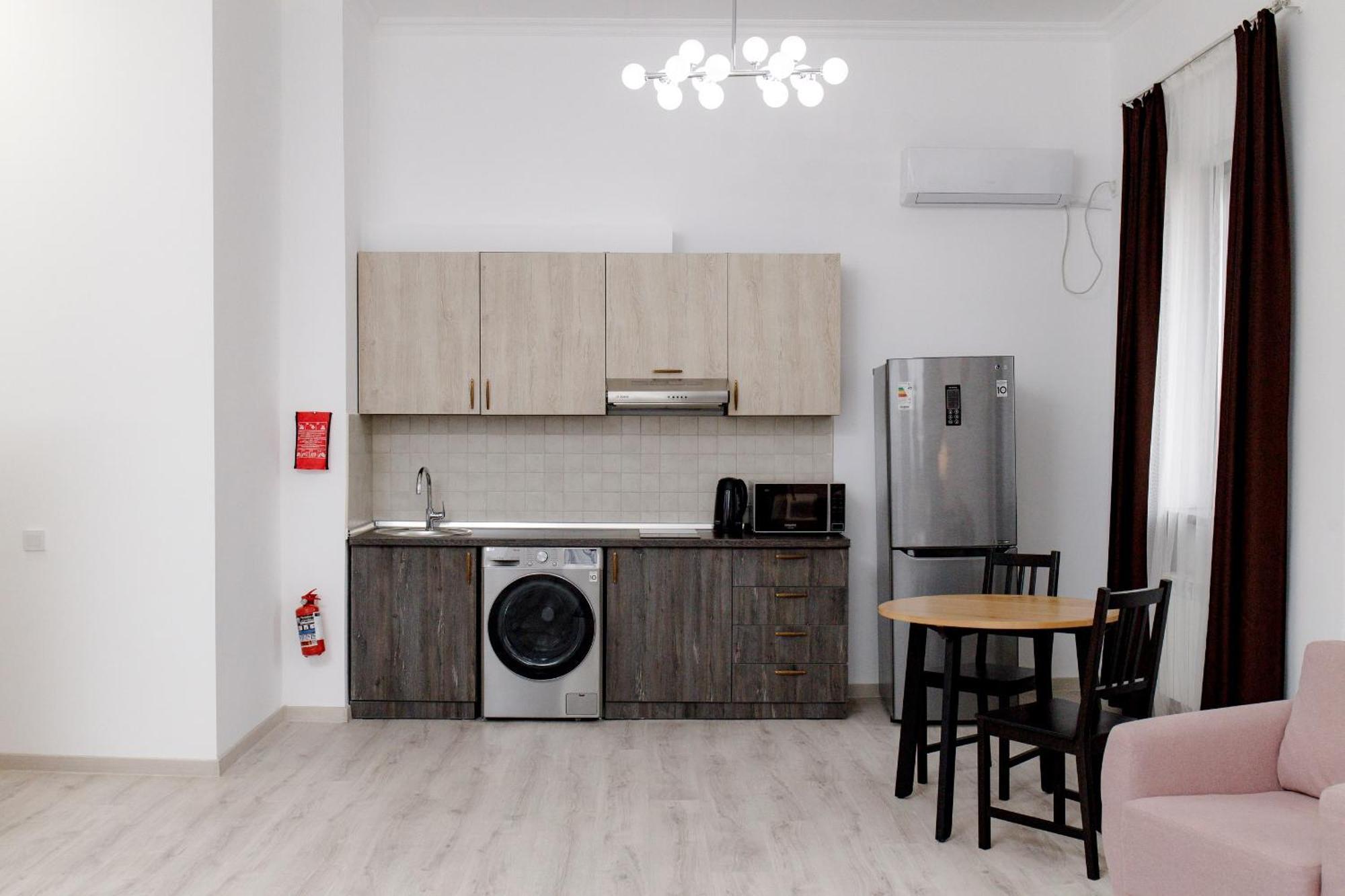Hotel Infinity Plaza Block 1 Atyraū Zewnętrze zdjęcie