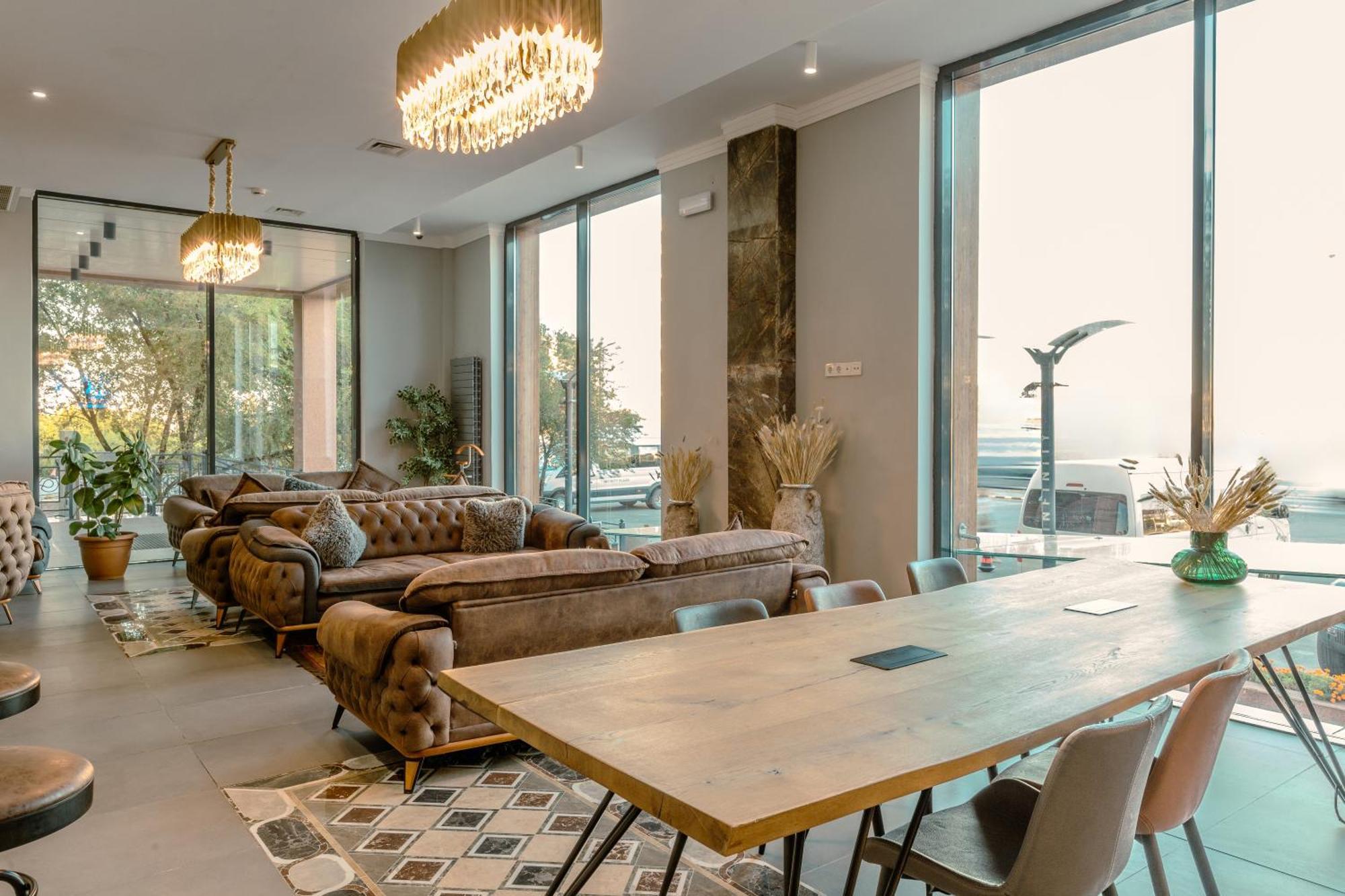 Hotel Infinity Plaza Block 1 Atyraū Zewnętrze zdjęcie
