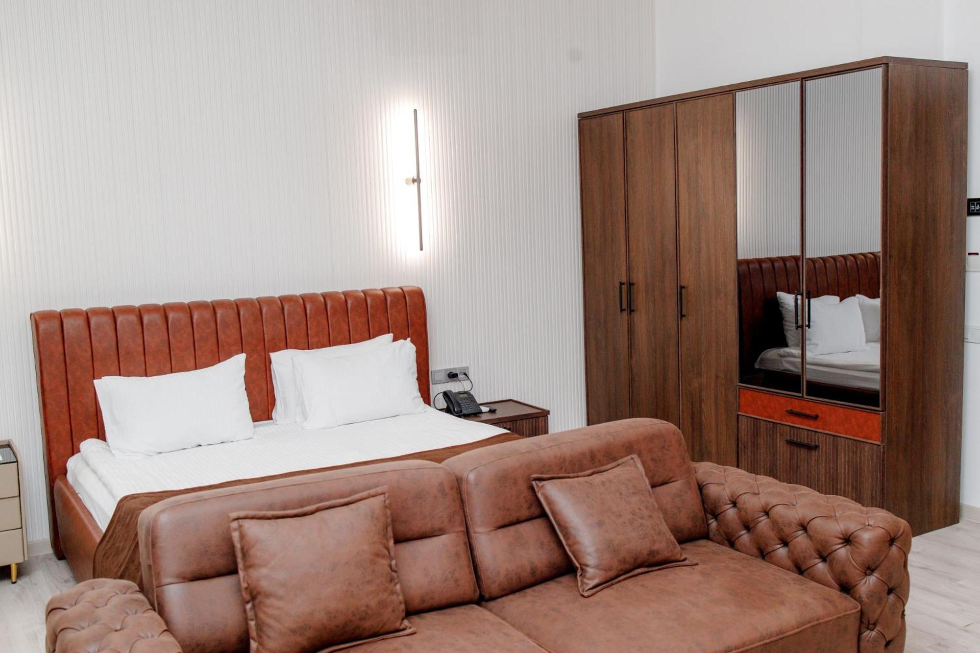 Hotel Infinity Plaza Block 1 Atyraū Zewnętrze zdjęcie