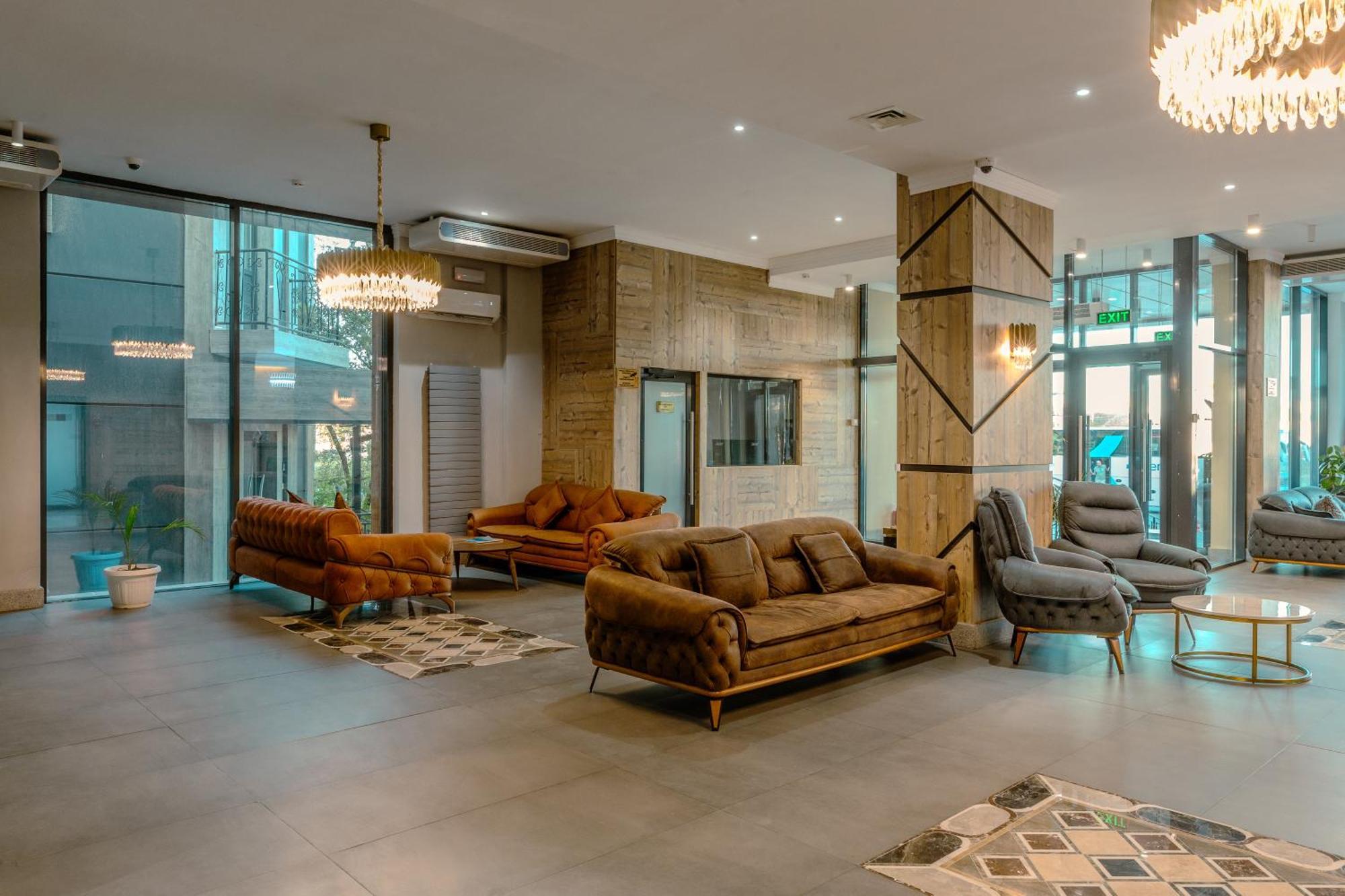 Hotel Infinity Plaza Block 1 Atyraū Zewnętrze zdjęcie