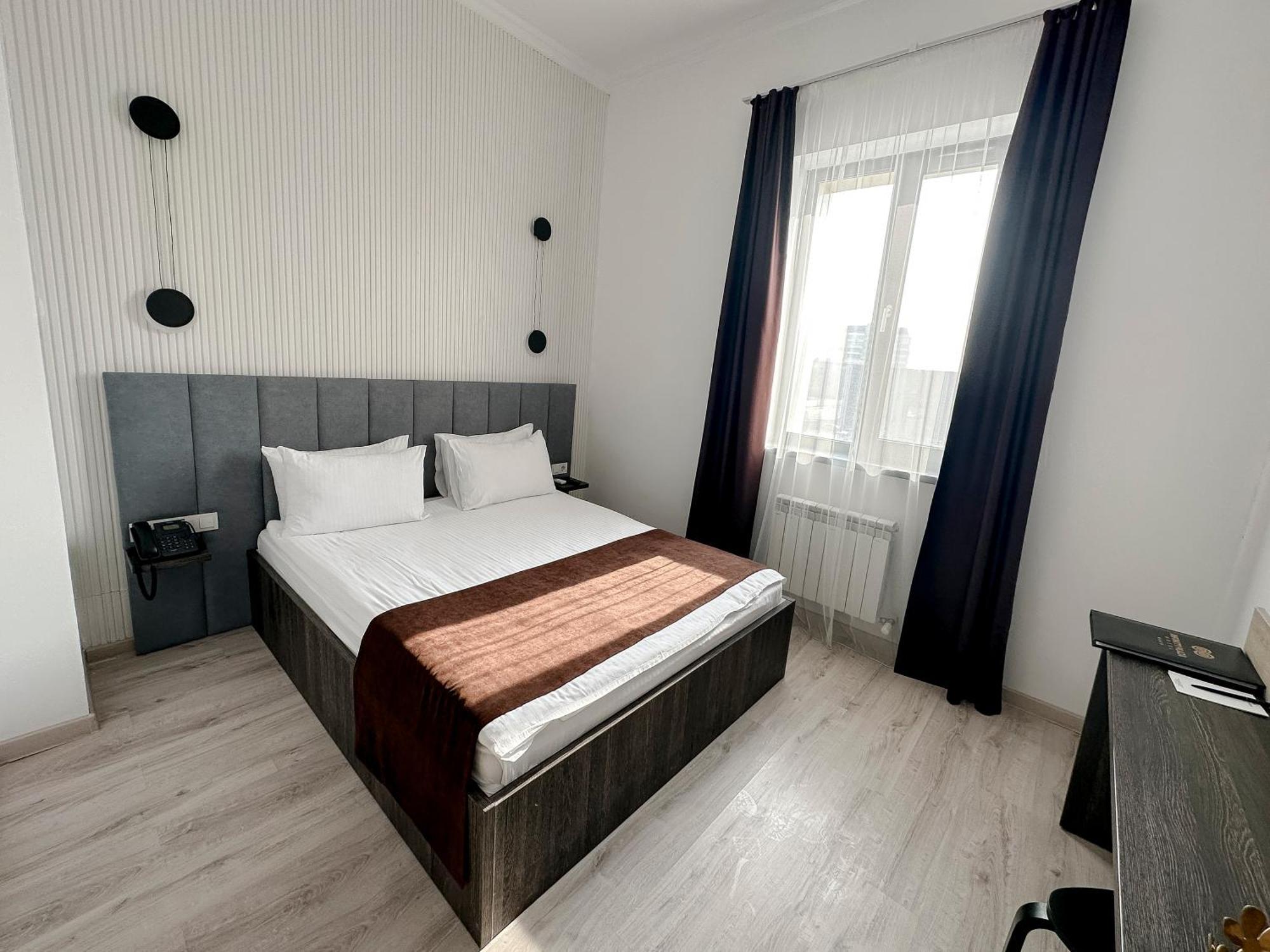 Hotel Infinity Plaza Block 1 Atyraū Zewnętrze zdjęcie